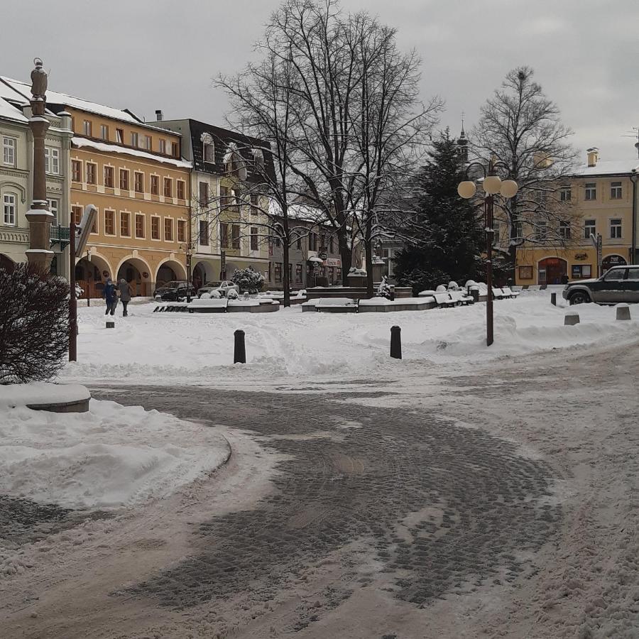 Lovecky Apartman Na Namesti Ve Frenstate Pod Radhostem Frenštát pod Radhoštěm Kültér fotó